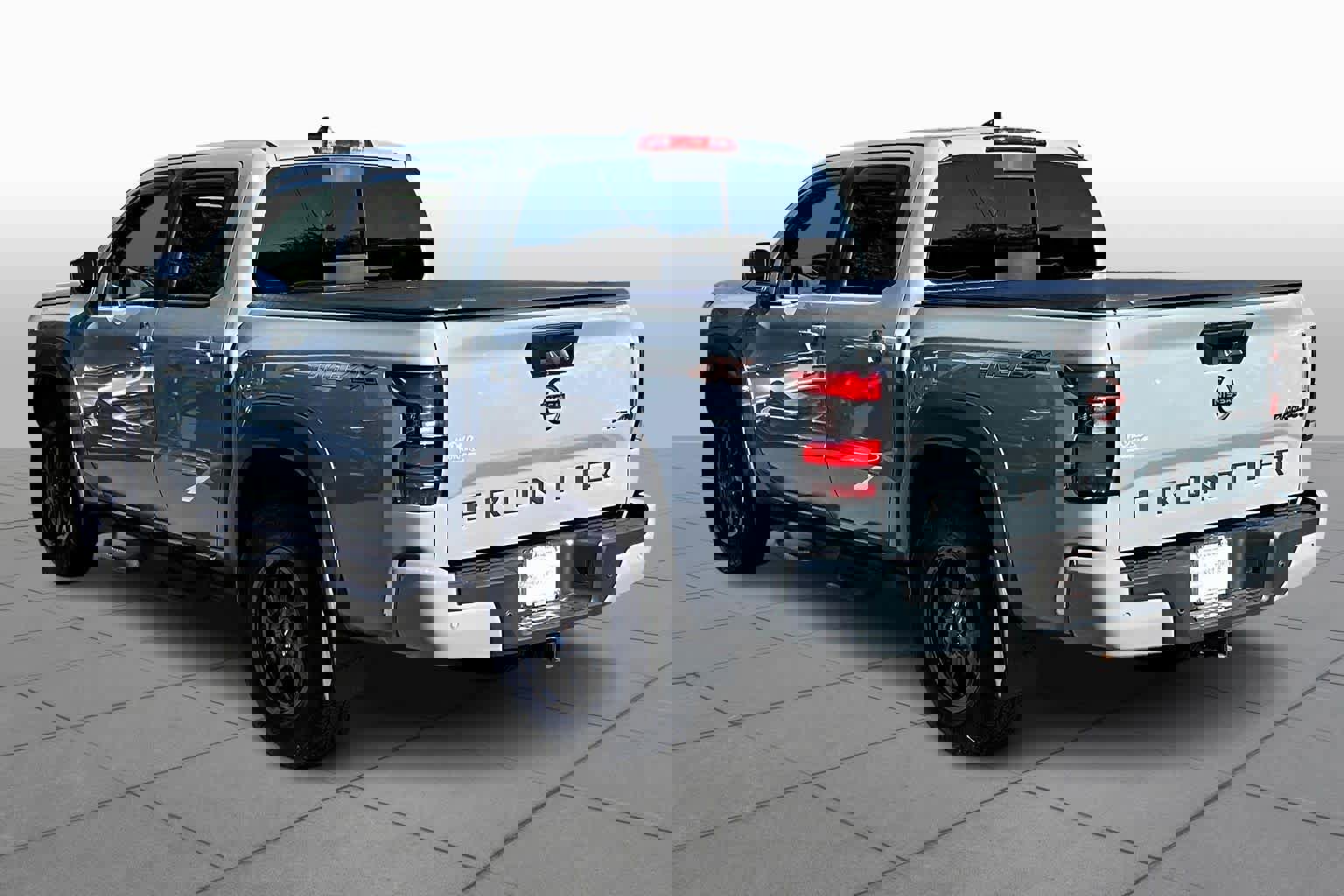 Used 2023 Nissan Frontier PRO-4X w/ Technology Package image 11