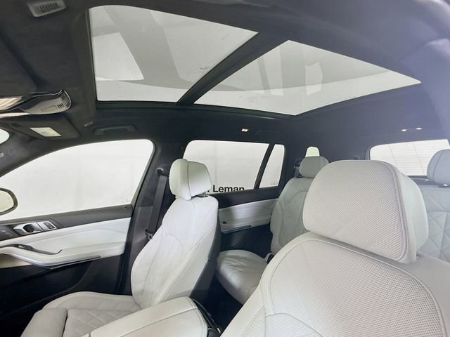 Used 2024 BMW X7 xDrive40i w/ Parking Assistance Package image 22