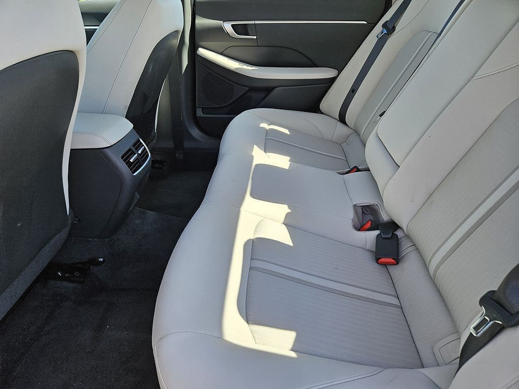 Used 2025 Hyundai Sonata SEL FWD image 21