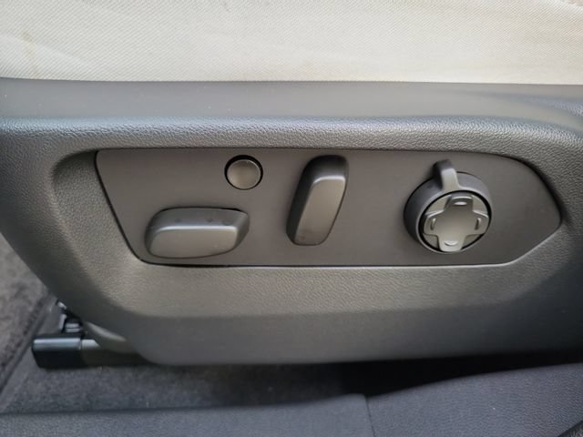 Used 2024 Buick Envision Avenir AWD/4WD image 13