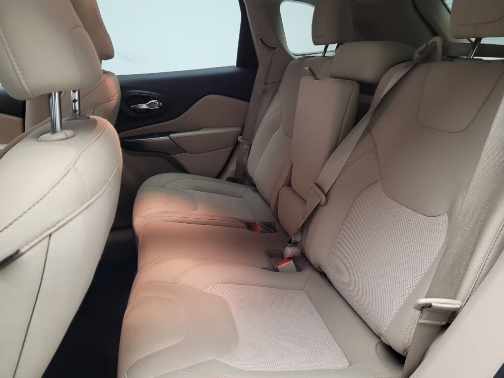 Used 2020 Jeep Cherokee Latitude image 18