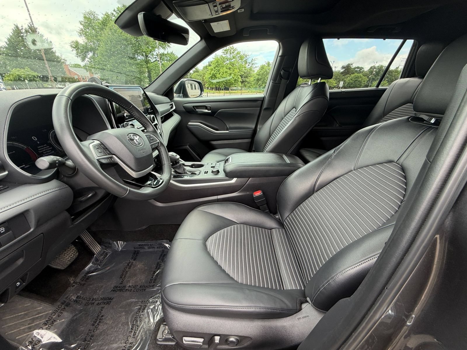 Used 2025 Toyota Highlander XSE AWD/4WD image 40