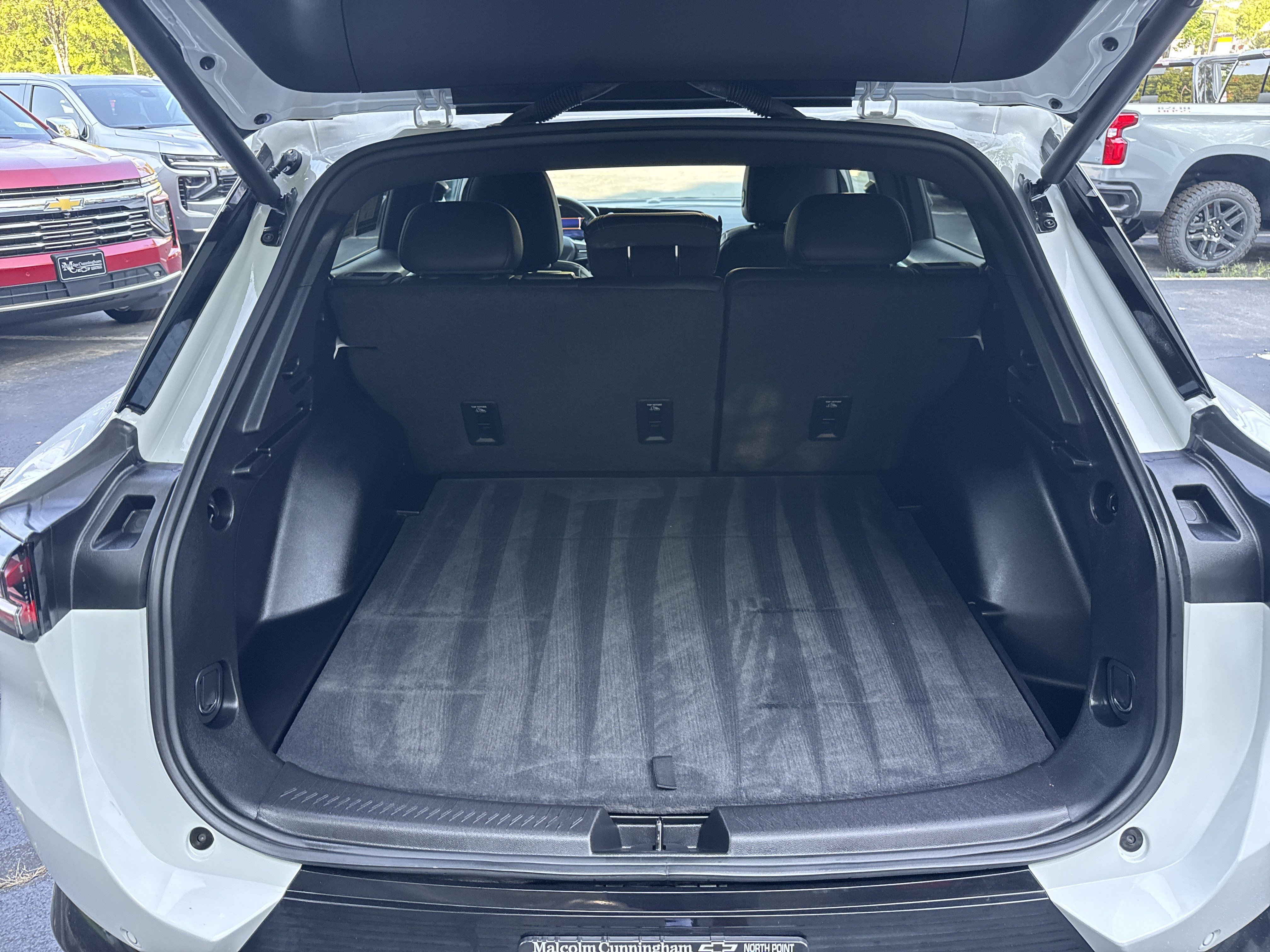 Certified 2024 Chevrolet Equinox EV LT FWD image 18