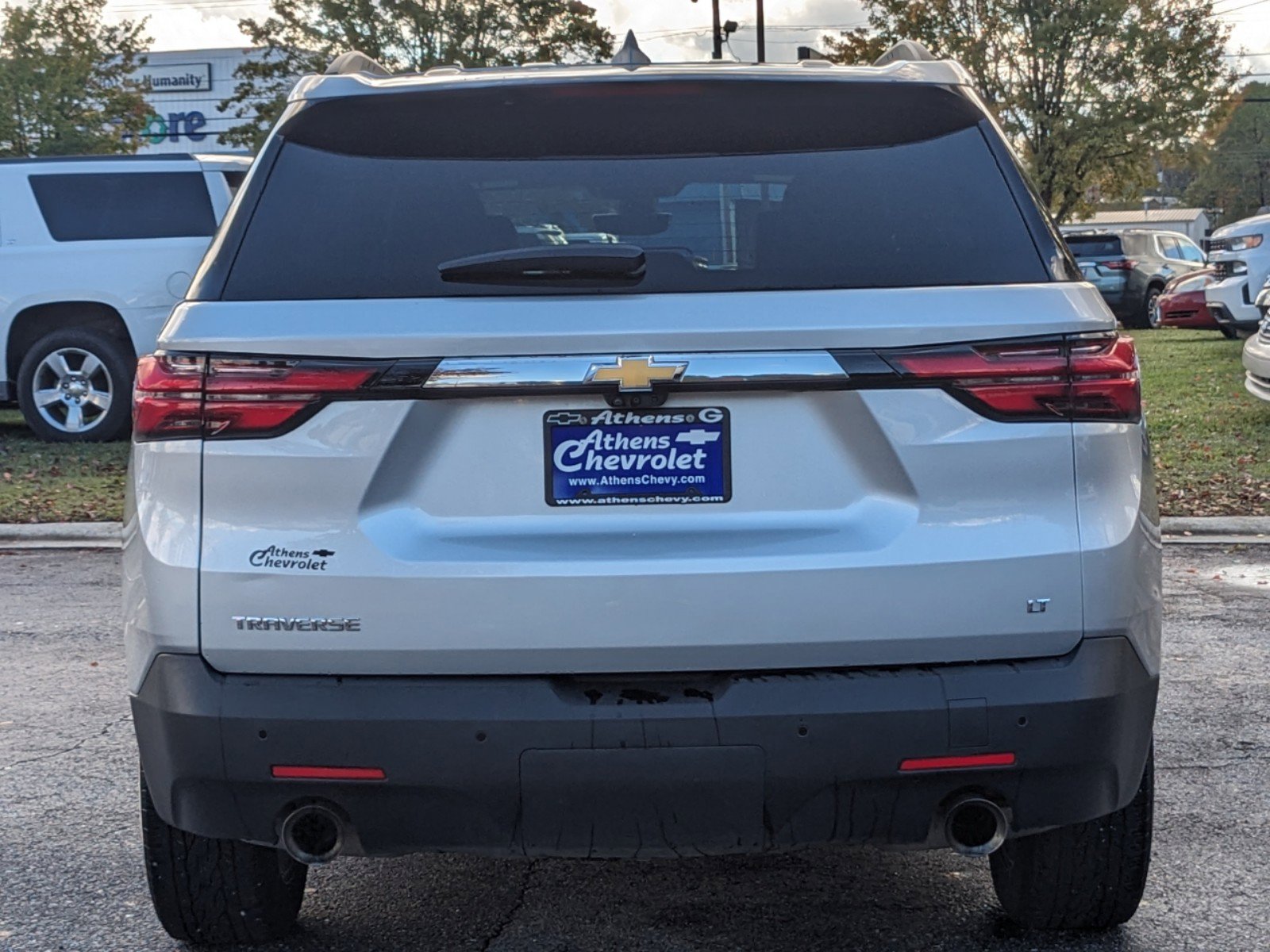 Used 2022 Chevrolet Traverse LT w/ LT Premium Package image 5