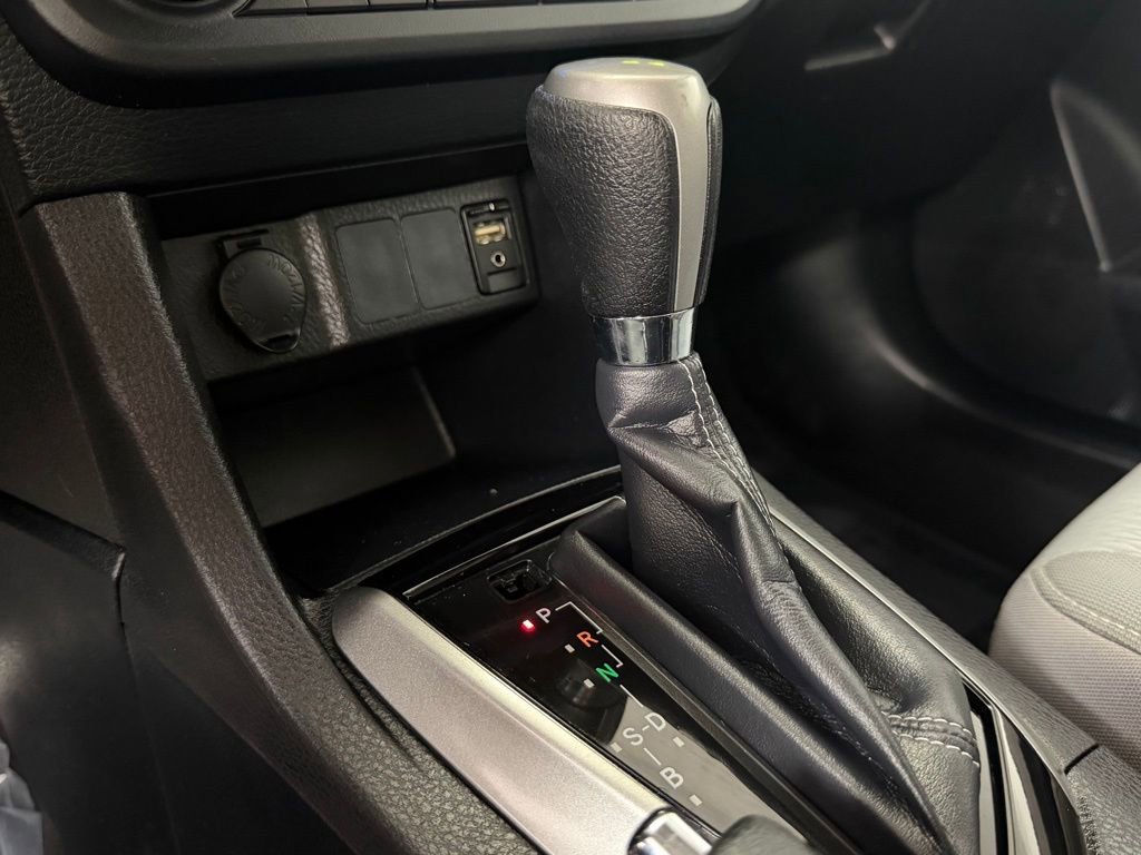 Used 2016 Toyota Corolla LE image 25