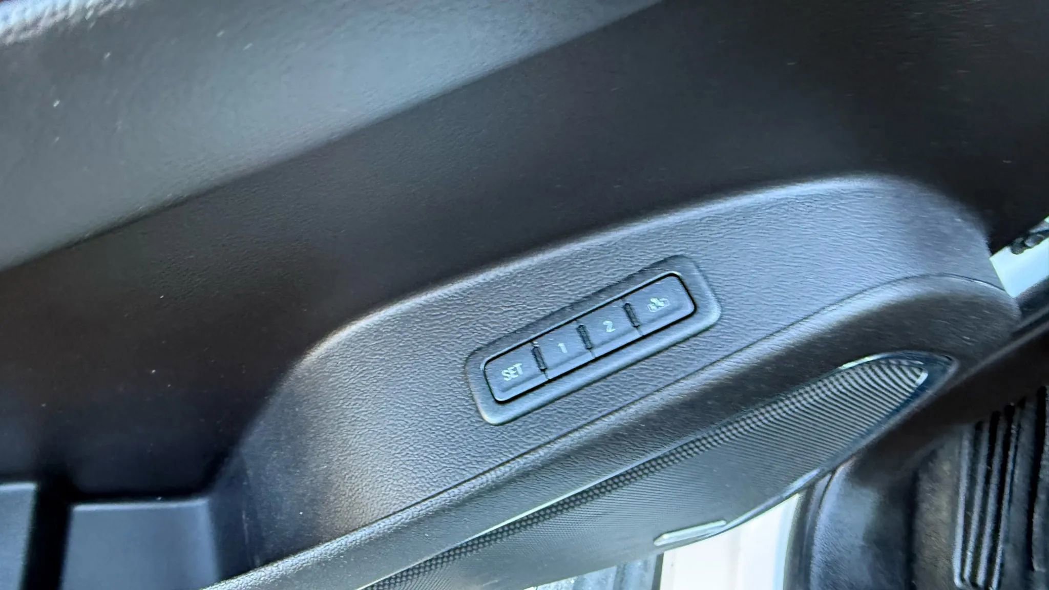 Used 2017 Chevrolet Suburban Premier AWD/4WD image 13