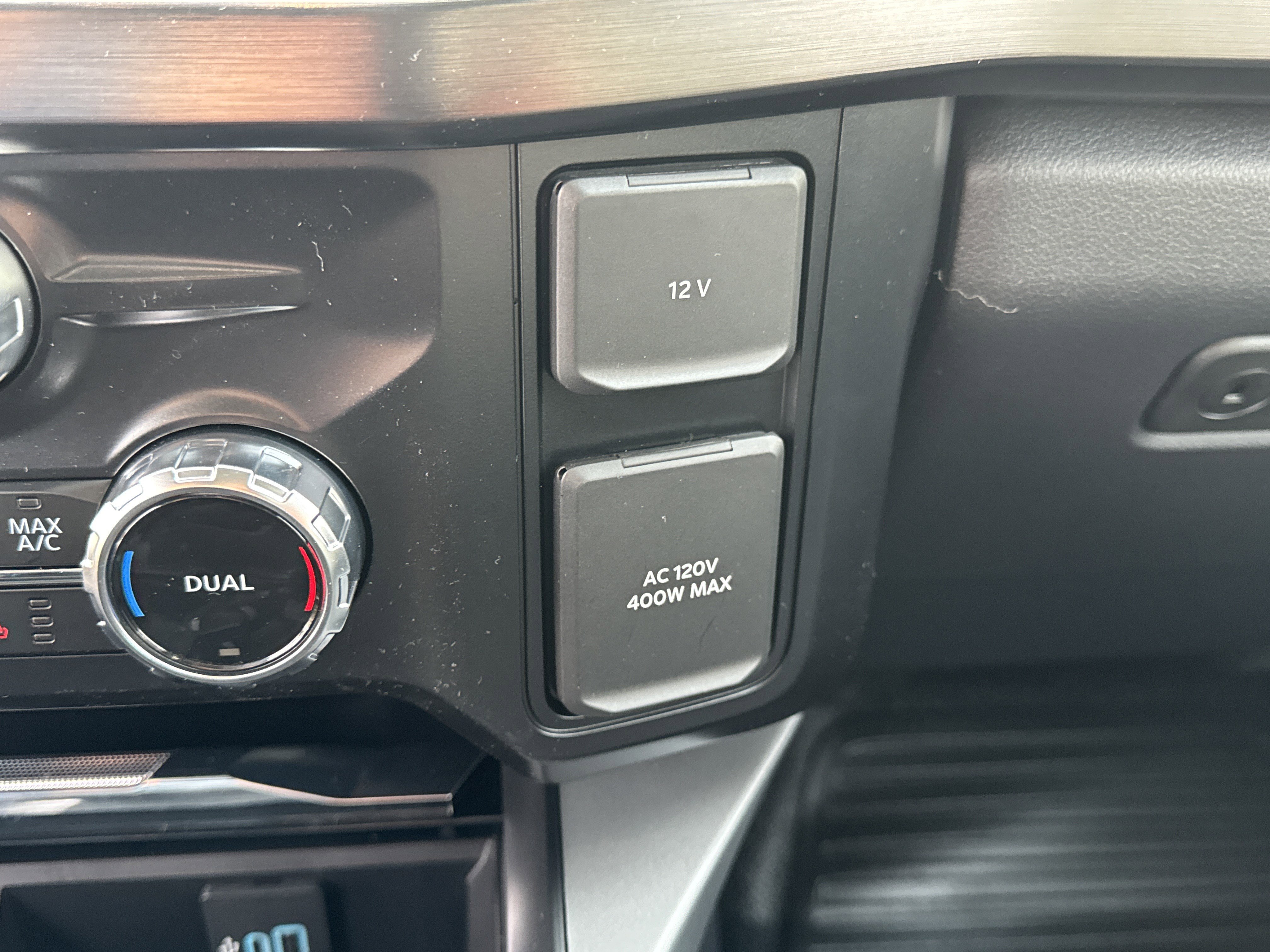 New 2026 Ford F250 Lariat w/ Black Appearance Package image 30