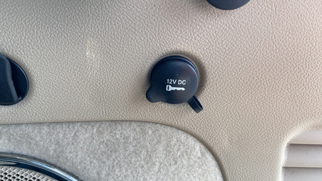 Used 2020 Jeep Grand Cherokee Overland AWD/4WD image 31
