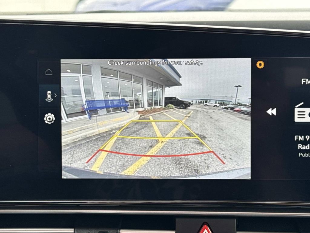 Used 2025 Hyundai Elantra SEL FWD image 27