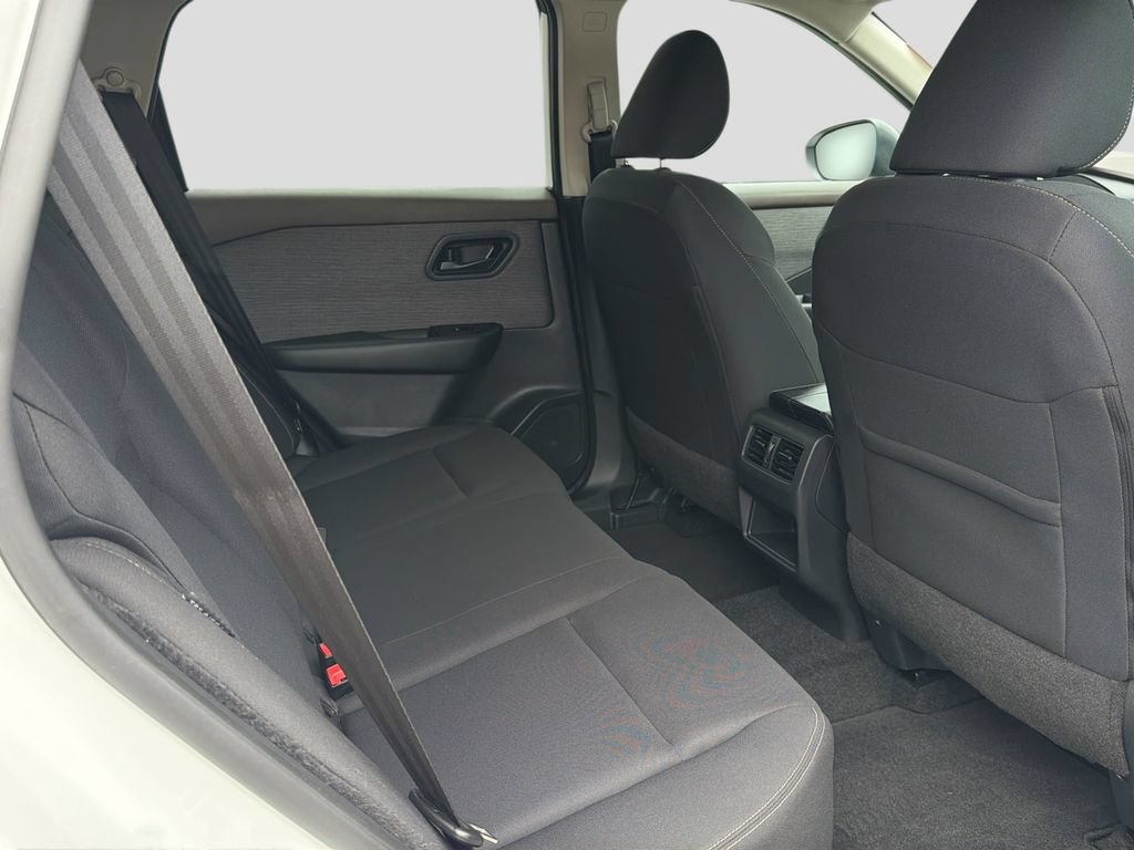 Used 2023 Nissan Rogue S AWD/4WD image 25