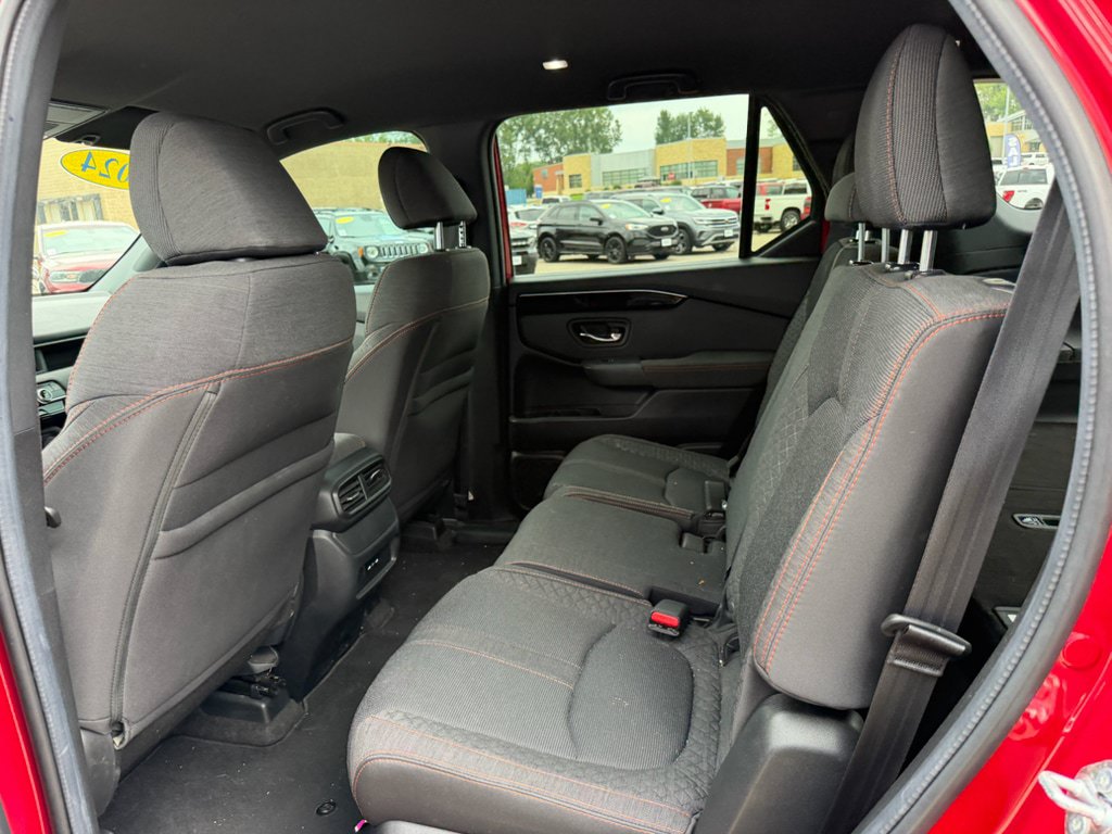 Used 2024 Honda Pilot Sport image 8