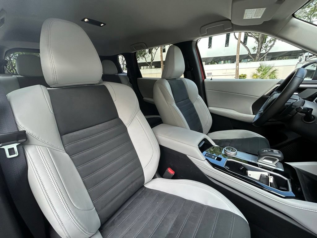 Used 2025 Mitsubishi Outlander SE FWD image 34