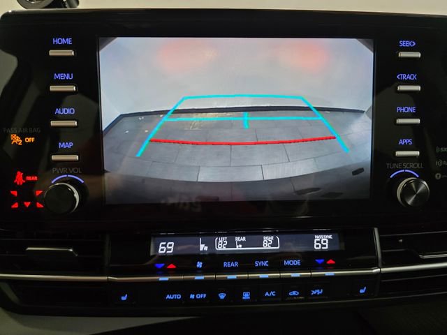 Used 2023 Toyota Sienna XLE FWD image 20