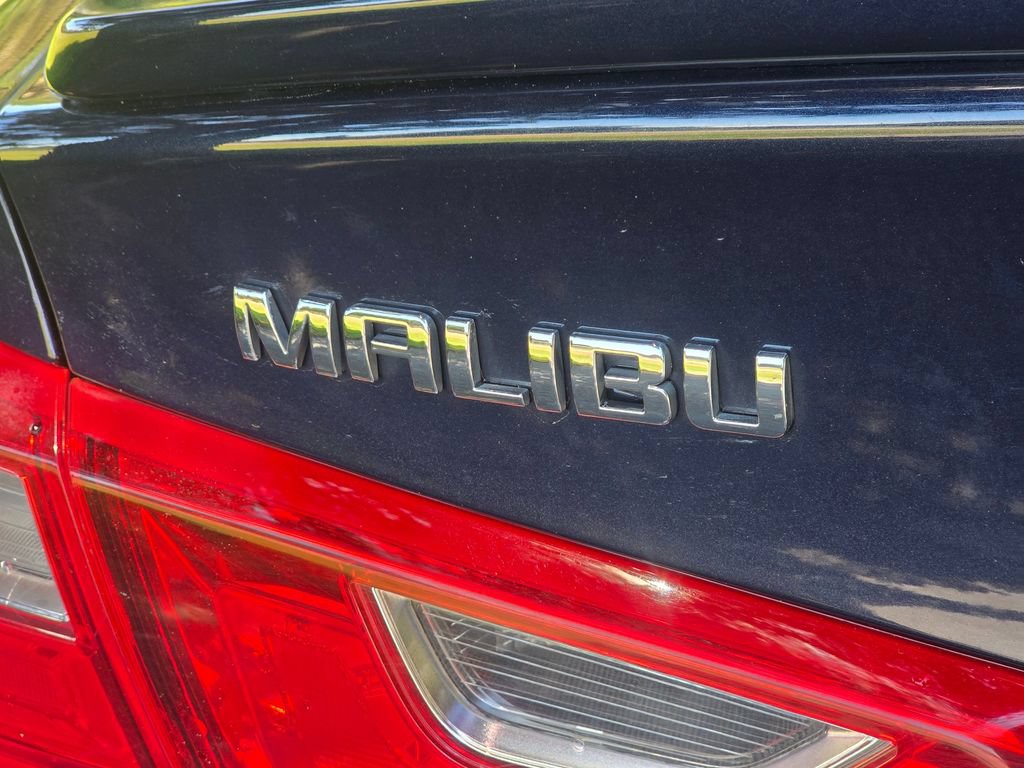 Used 2018 Chevrolet Malibu LT FWD image 15