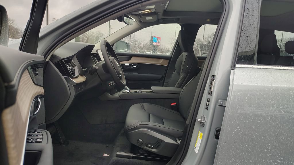 New 2026 Volvo XC90 B6 Plus image 7
