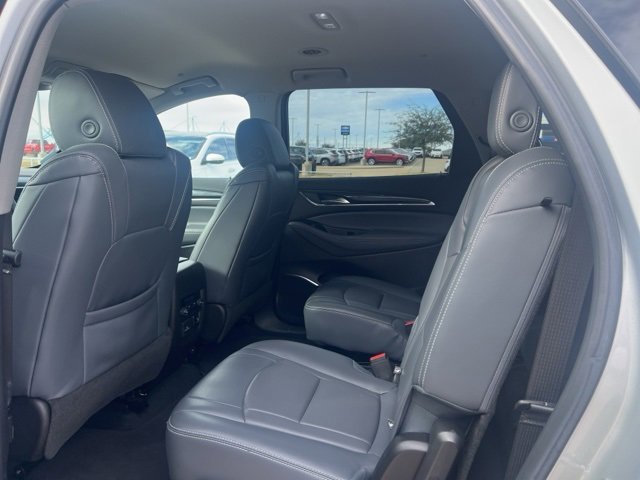 Used 2018 Buick Enclave Essence image 13