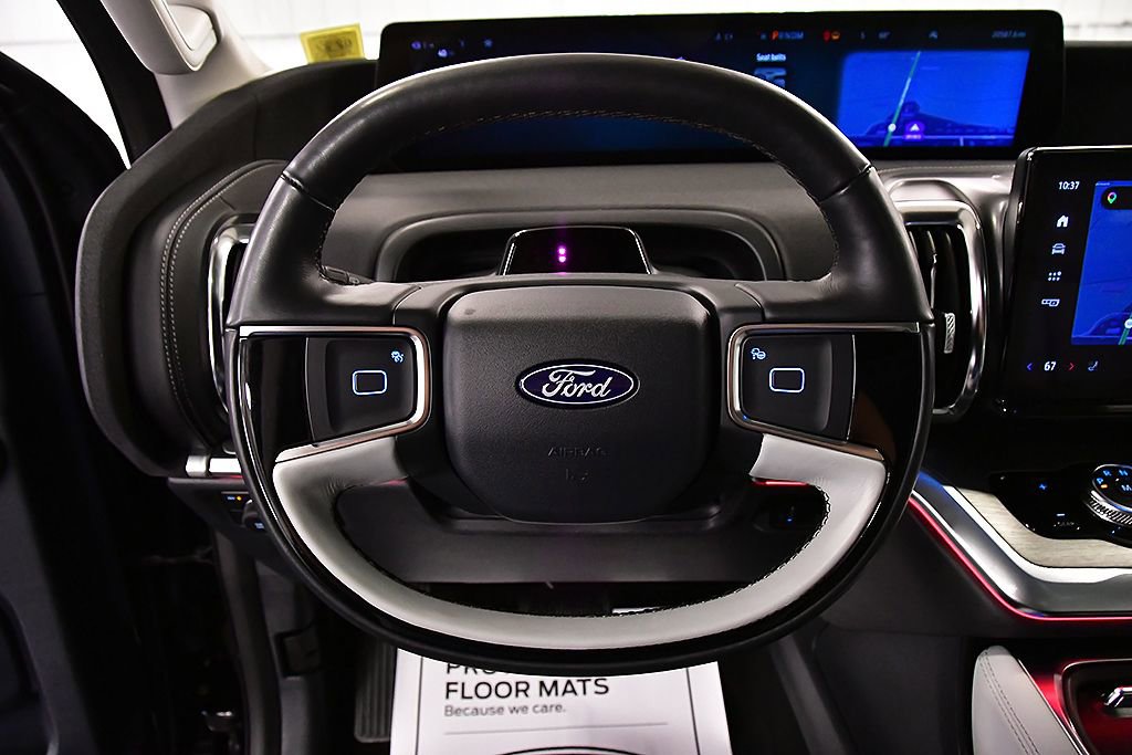 Used 2025 Ford Expedition Platinum AWD/4WD image 18