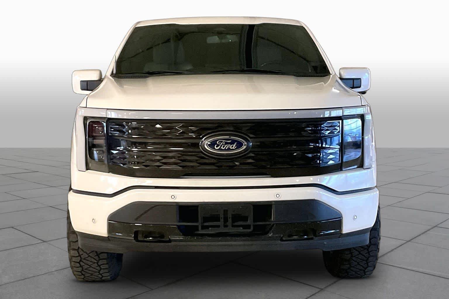 Used 2023 Ford F150 Lightning Platinum AWD/4WD image 3