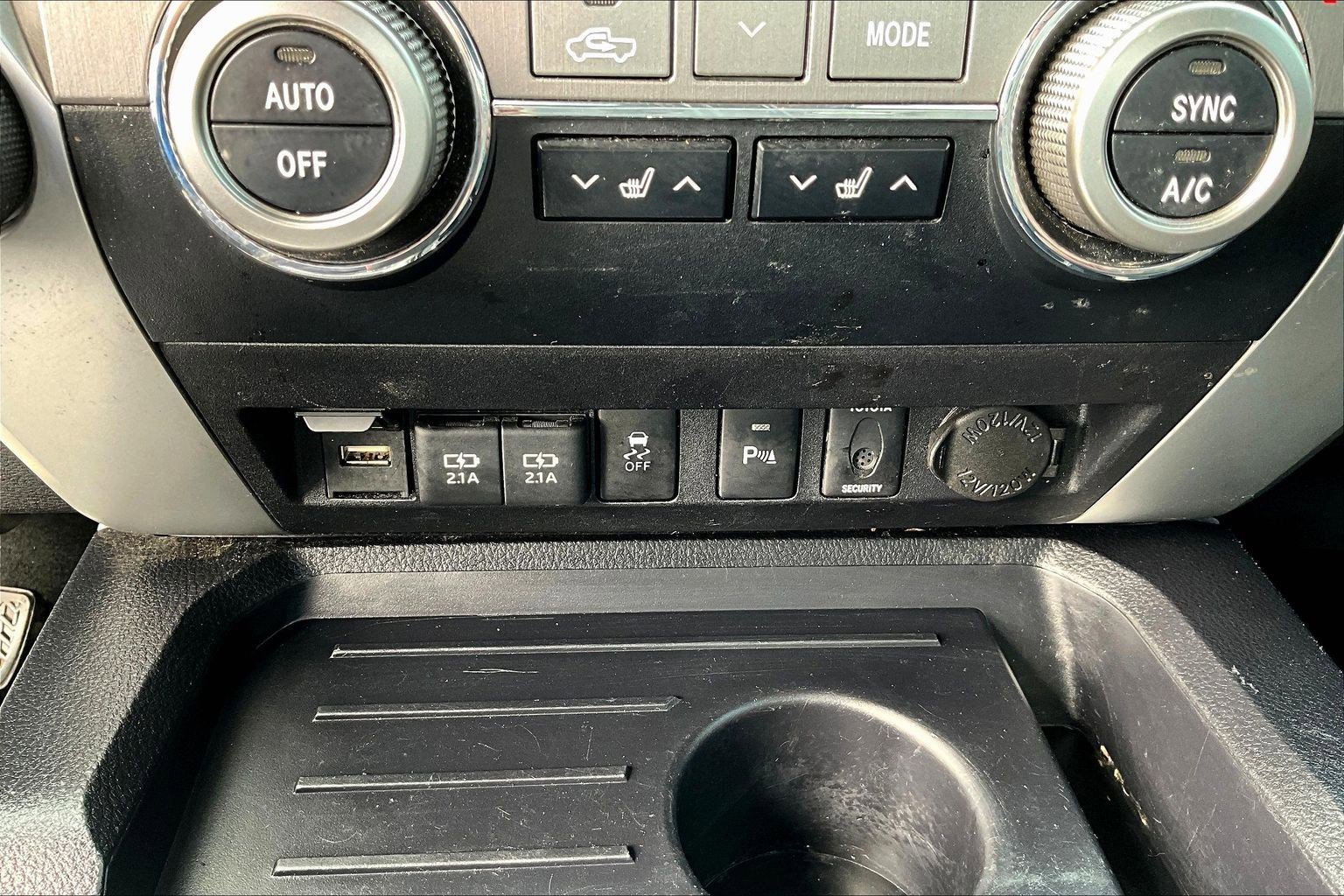 Used 2021 Toyota Tundra Limited w/ Limited Premium Package image 18