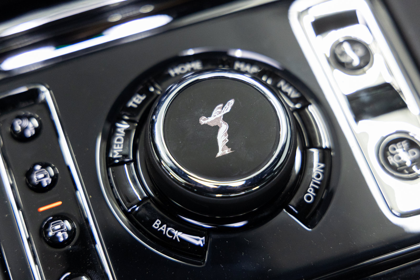 New 2027 Rolls-Royce Cullinan AWD/4WD image 42