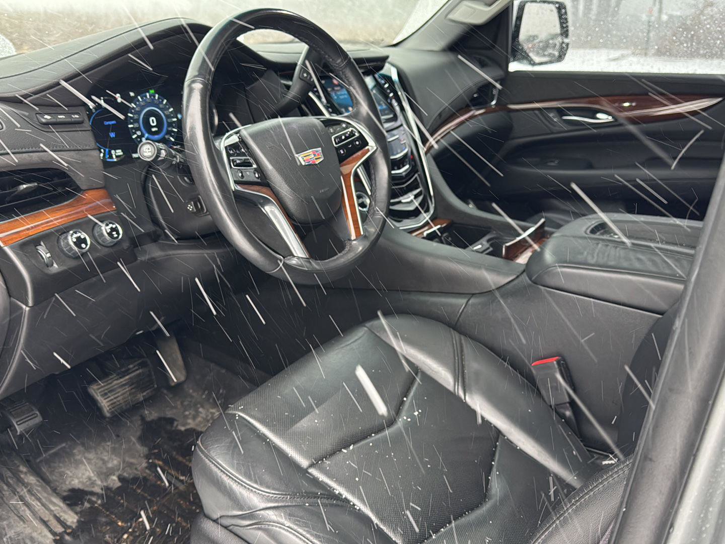 Used 2017 Cadillac Escalade Luxury image 11