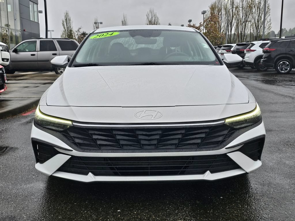 Used 2024 Hyundai Elantra SEL FWD image 2