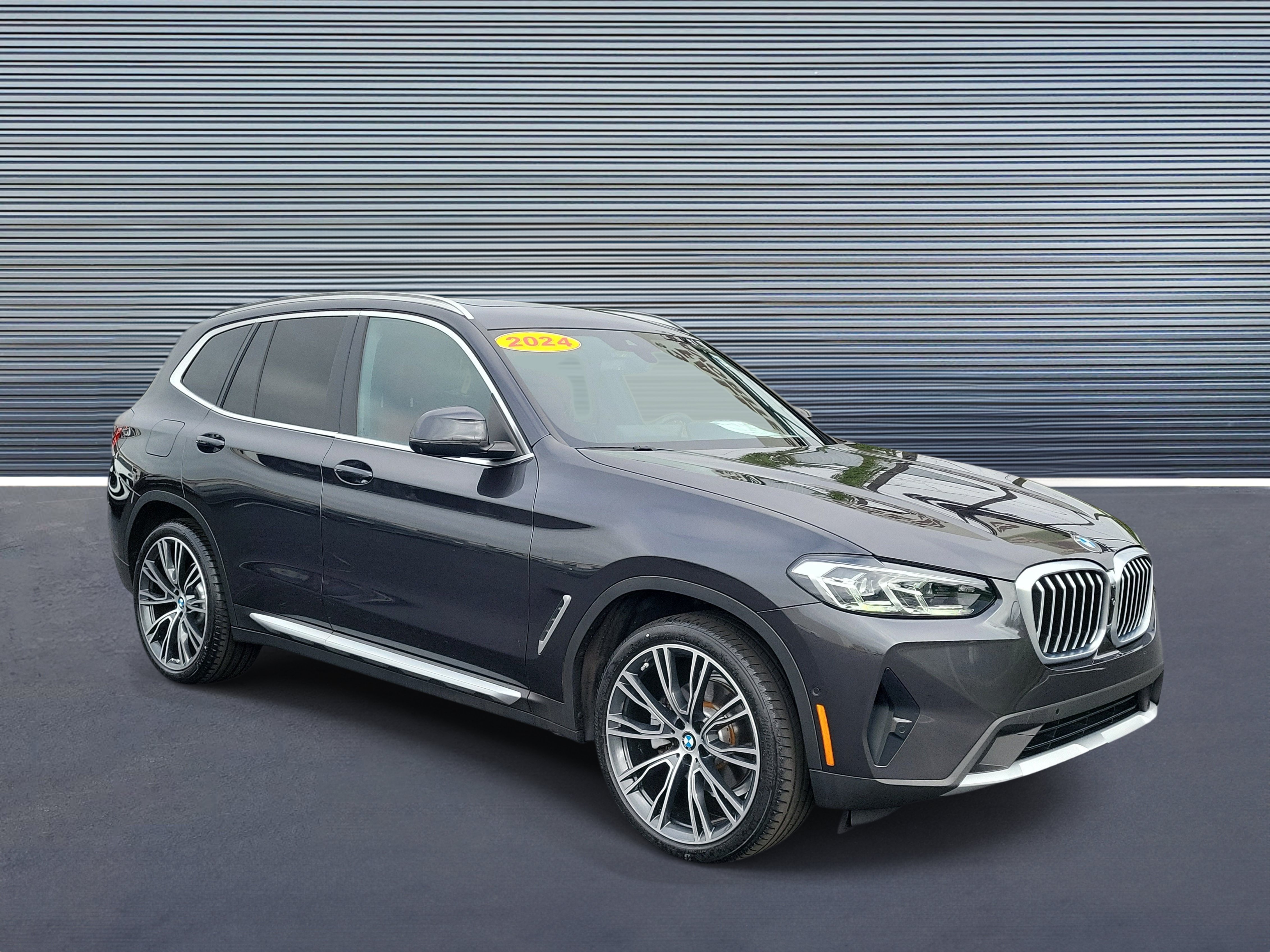 Used 2024 BMW X3 sDrive30i w/ Premium Package w/ZPA RWD image 2