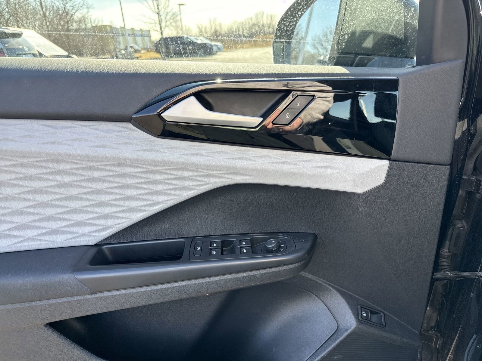 Used 2022 Volkswagen Taos S image 15