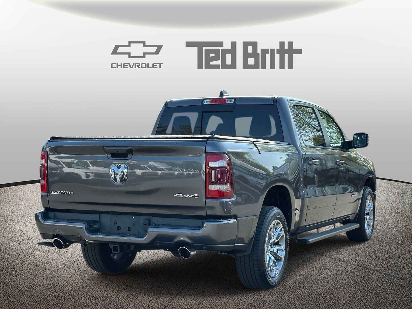Used 2023 RAM 1500 Laramie AWD/4WD image 4