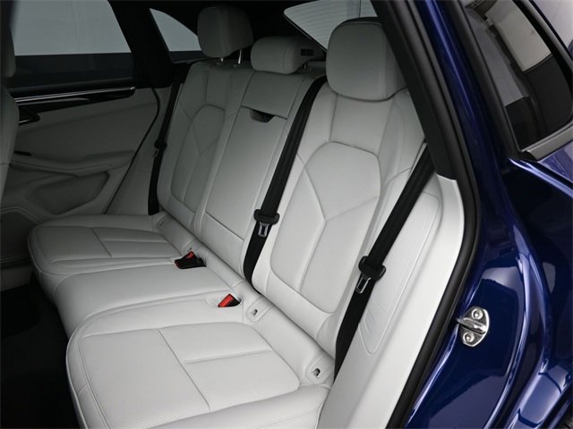 New 2026 Porsche Macan image 16
