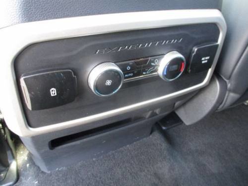 Used 2024 Ford Expedition XLT image 8