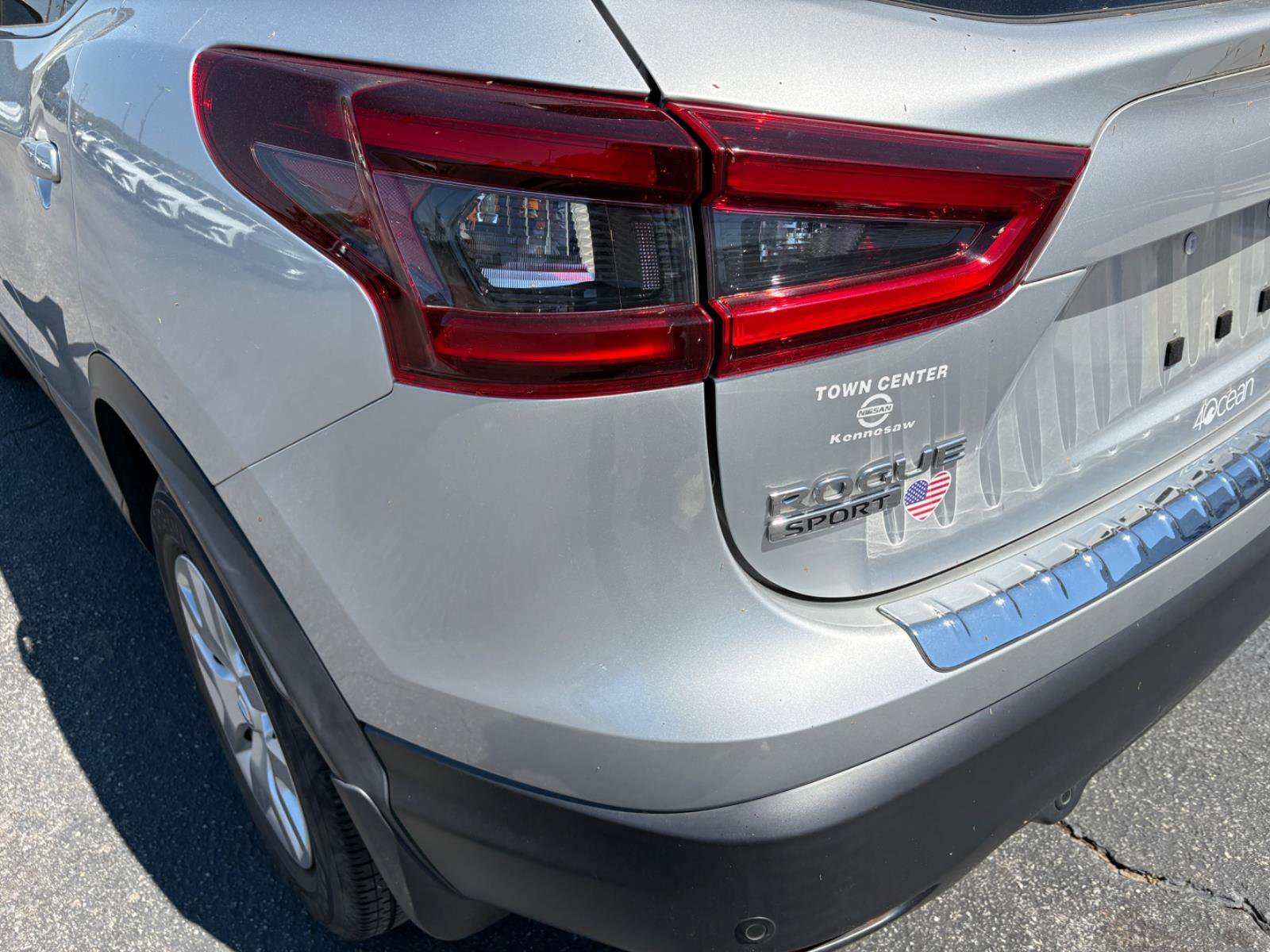 Used 2020 Nissan Rogue Sport S FWD image 11