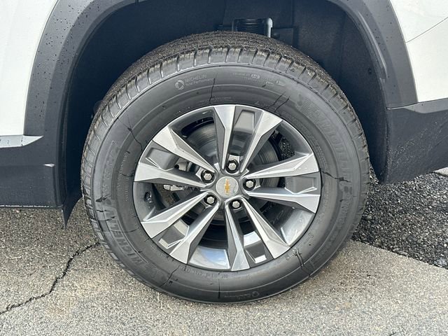 New 2026 Chevrolet Equinox LT w/ LPO, Floor Liner Package image 7