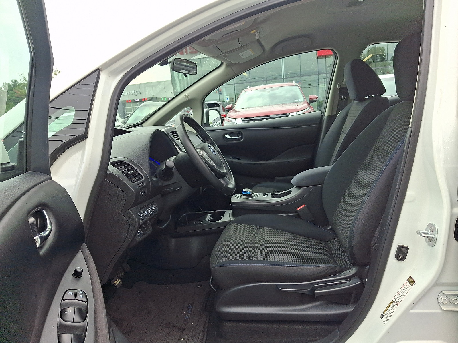 Used 2015 Nissan Leaf S FWD image 13