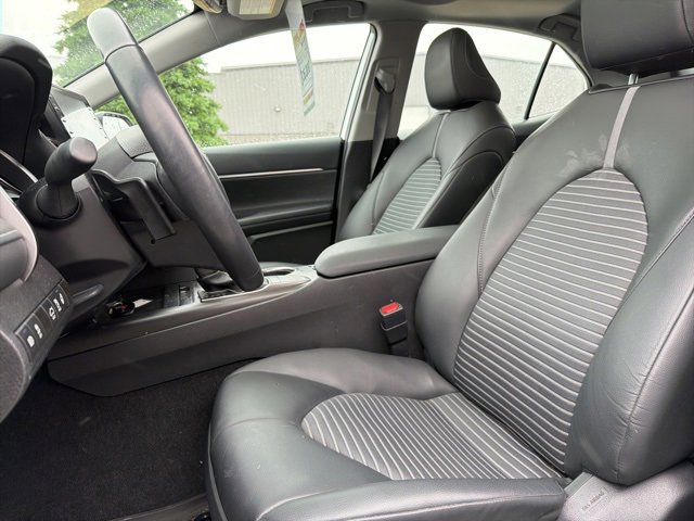 Used 2024 Toyota Camry SE image 14