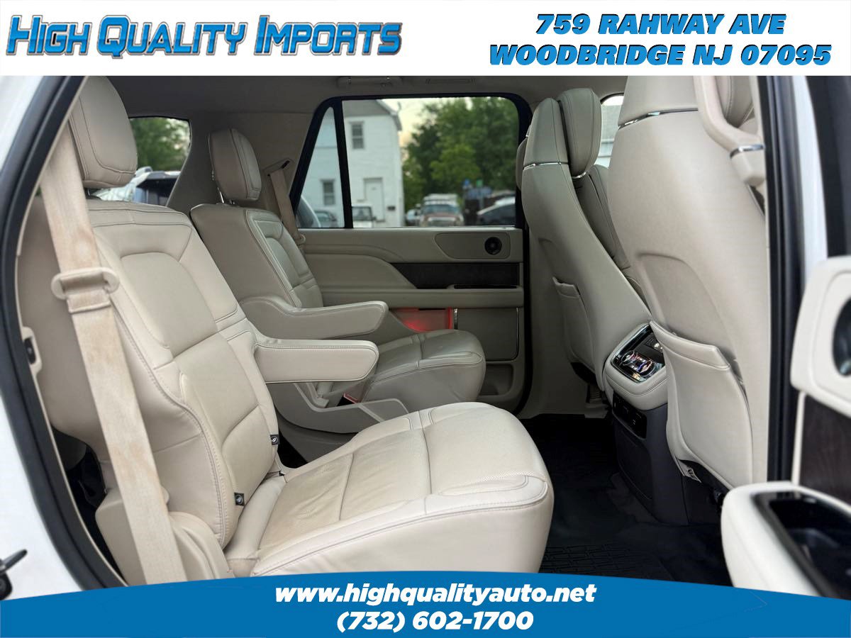 Used 2018 Lincoln Navigator Select w/ Technology Package AWD/4WD image 21