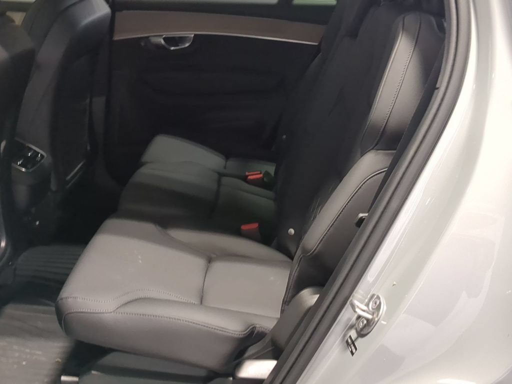 Used 2026 Volvo XC90 B5 Plus w/ Protection Package AWD/4WD image 22