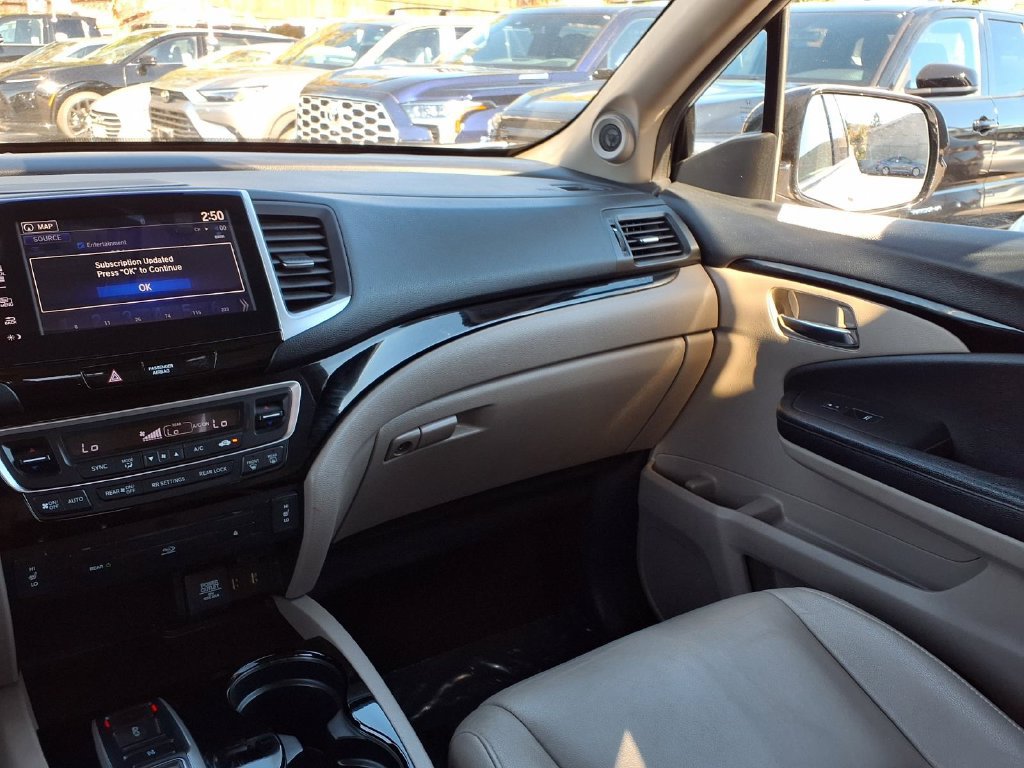Used 2016 Honda Pilot Touring image 25
