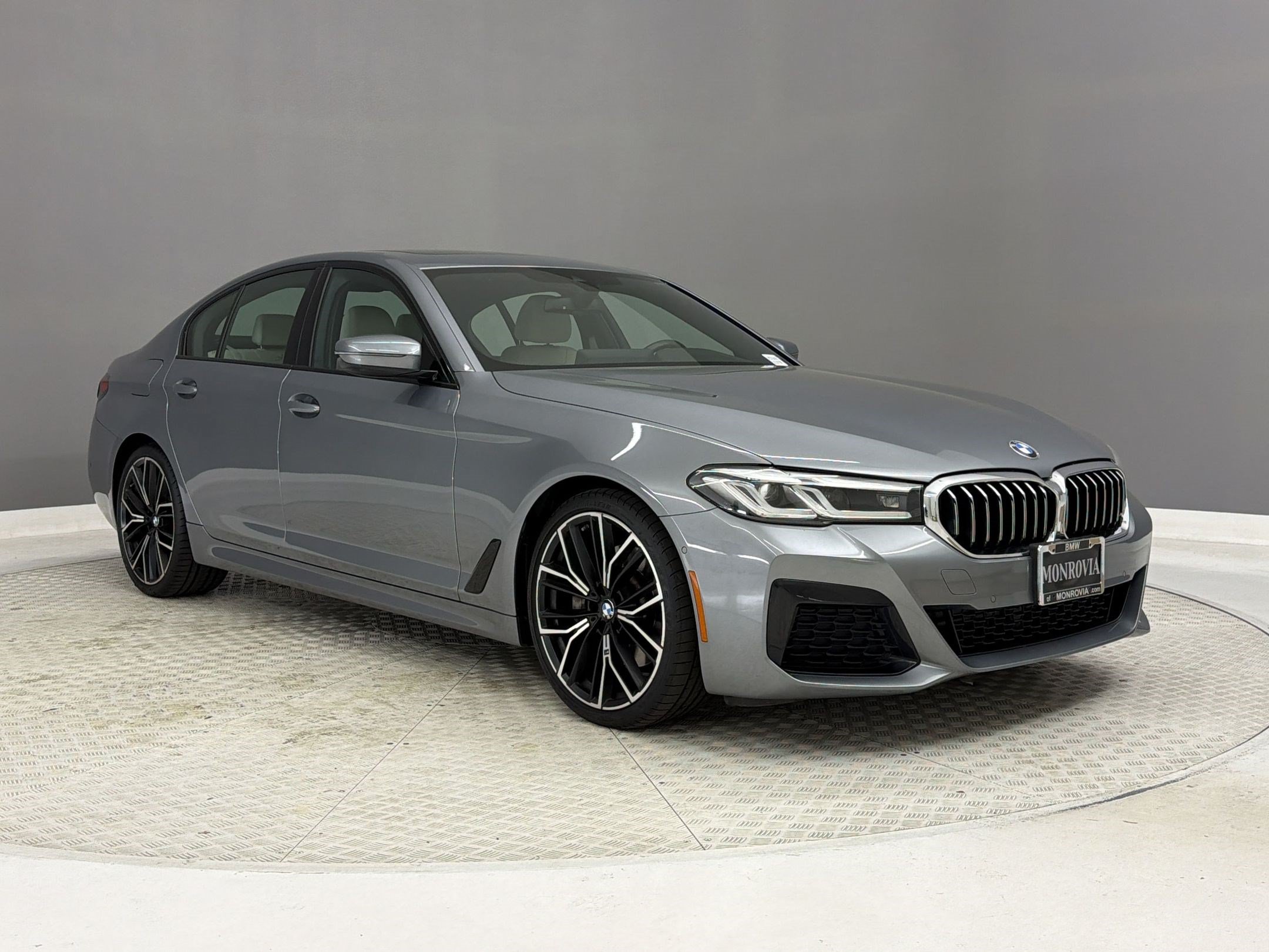 Used 2023 BMW 530i w/ M Sport Package RWD image 7