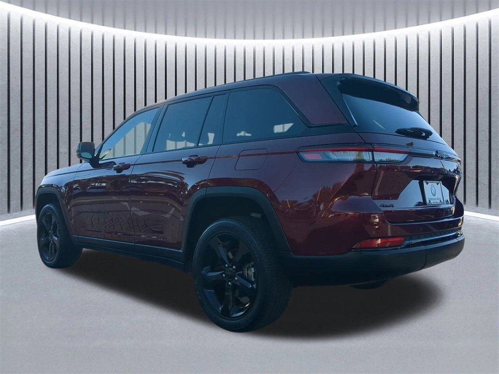 Used 2023 Jeep Grand Cherokee Altitude image 7