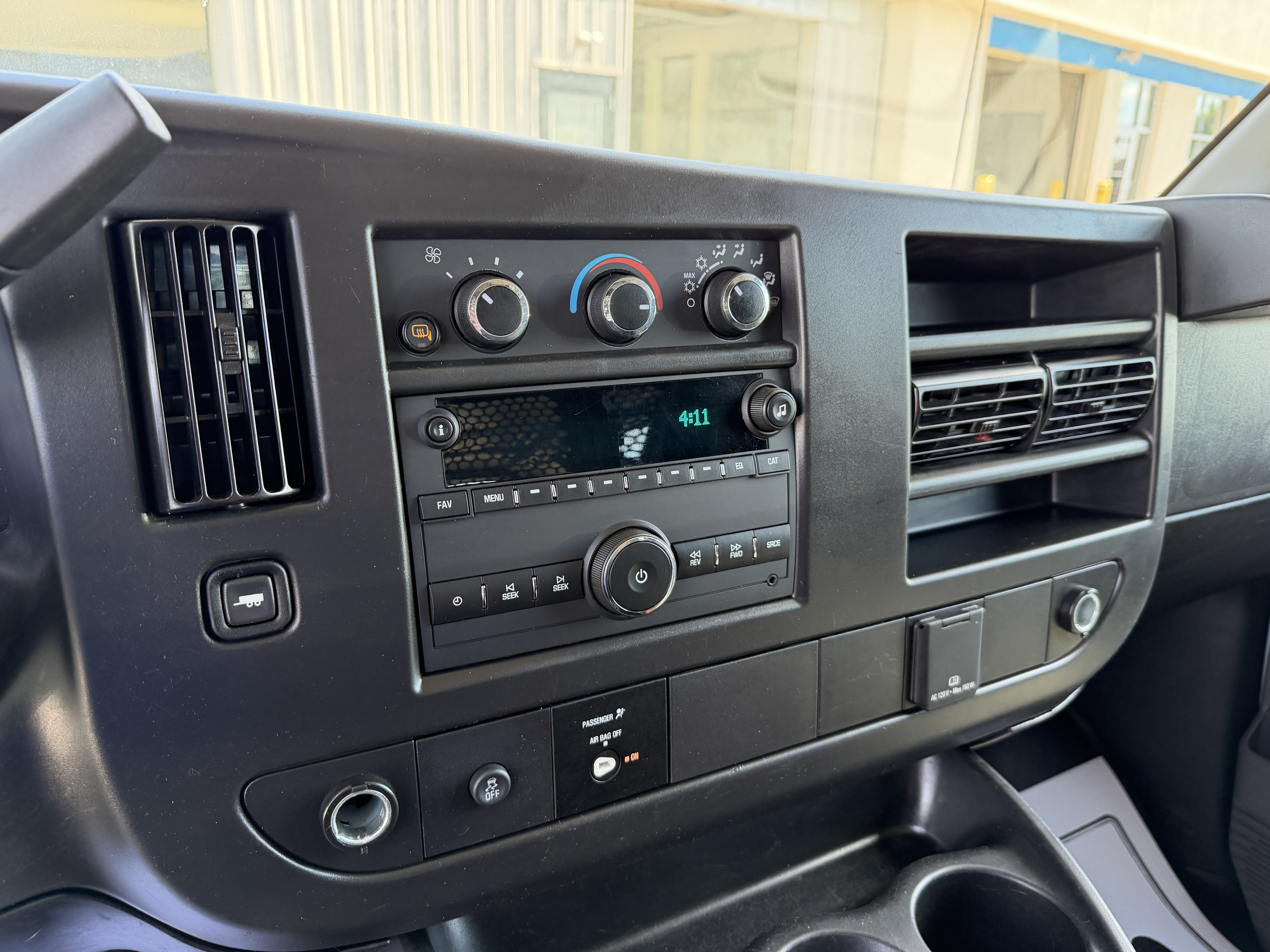 Used 2024 GMC Savana 2500 w/ Driver Convenience Package RWD image 18
