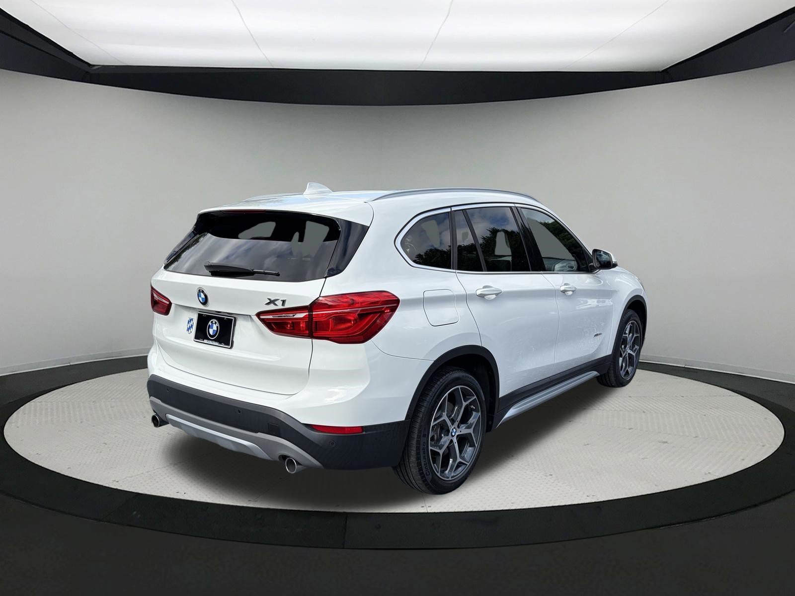 Used 2018 BMW X1 xDrive28i AWD/4WD image 6