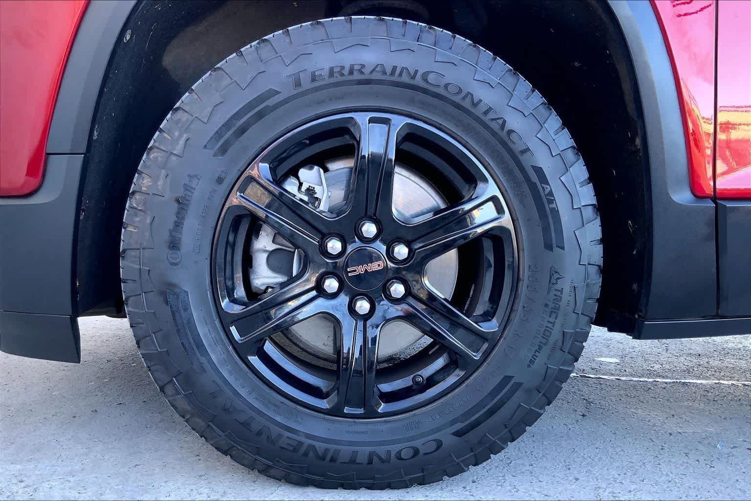 Used 2023 GMC Acadia AT4 w/ Technology Package AWD/4WD image 9