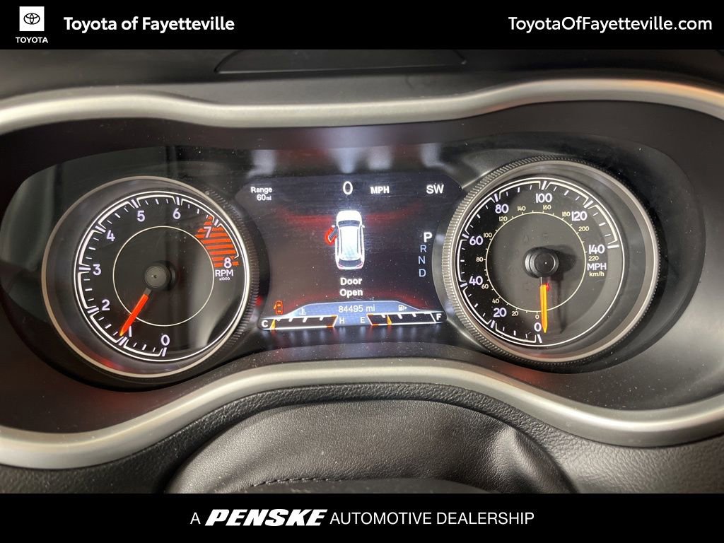 Used 2017 Jeep Cherokee Trailhawk image 32