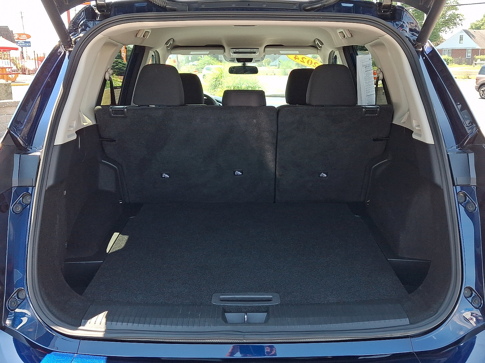 Used 2024 Nissan Rogue SV AWD/4WD image 30