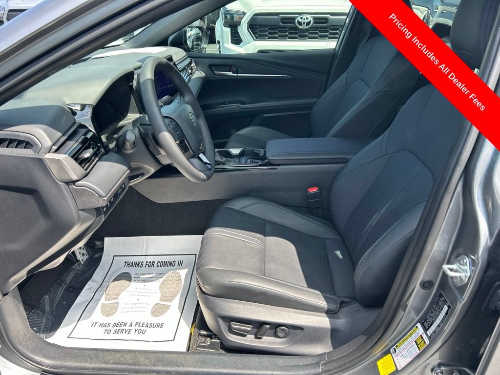 Used 2025 Toyota Camry XSE FWD image 2