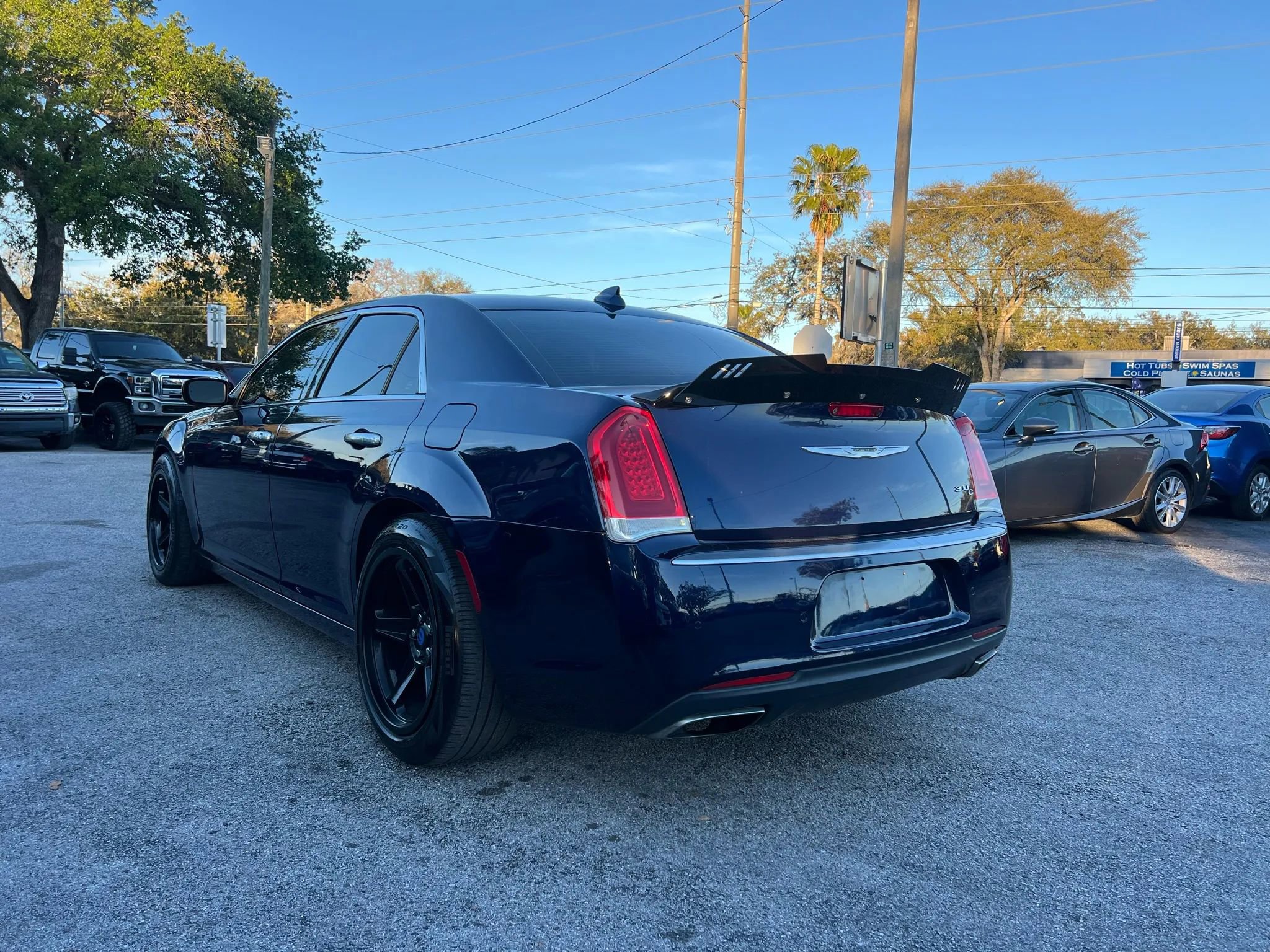 Used 2015 Chrysler 300 C Platinum w/ Light Group image 5