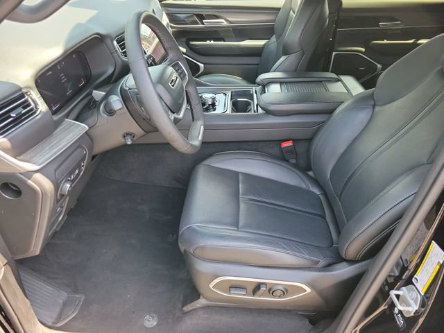Used 2024 Jeep Wagoneer Series II w/ Flexible Seating Group RWD image 12