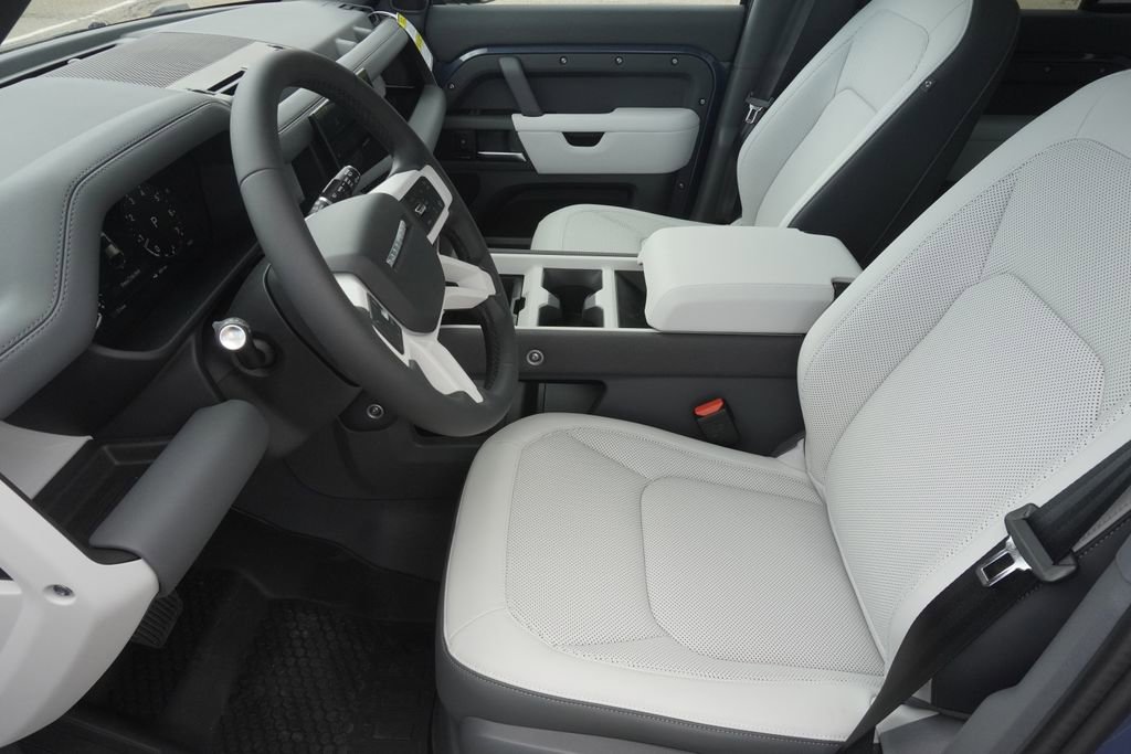 New 2025 Land Rover Defender 110 S image 19