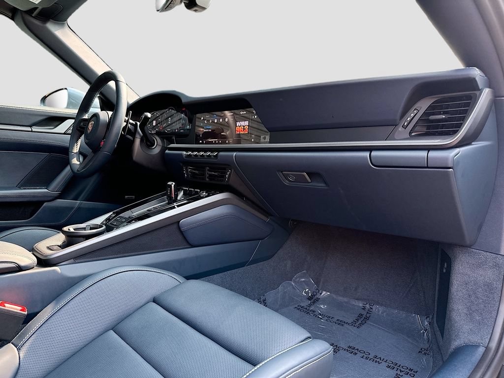 Certified 2025 Porsche 911 Carrera Cabriolet RWD image 30